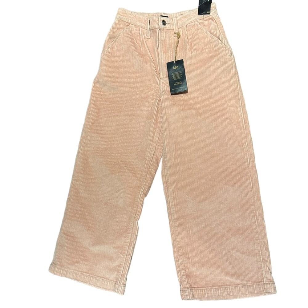 Lee Denim Women’s Size 28 x 24 Pink Wide Wale Cropped Wide Leg Pants. NWT